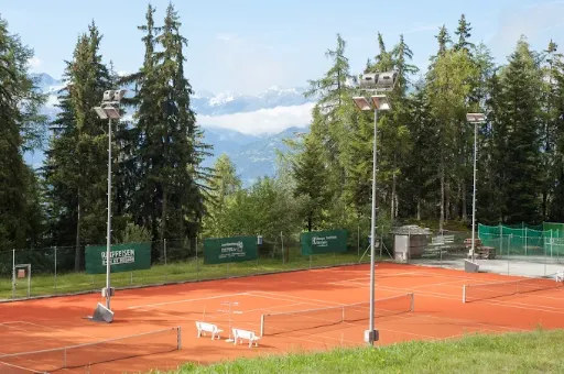 Cours de tennis